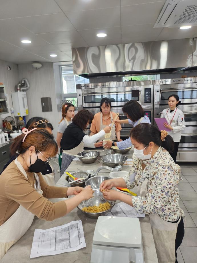예산군가족센터, ‘더본과 함께하는 기초 요리과정’ 프로그램 성료 이미지