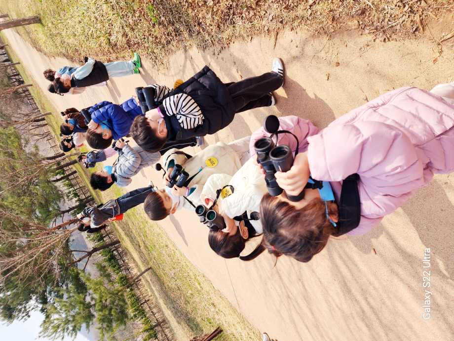 황새 가족 관찰 / 아가황새 부화 이미지