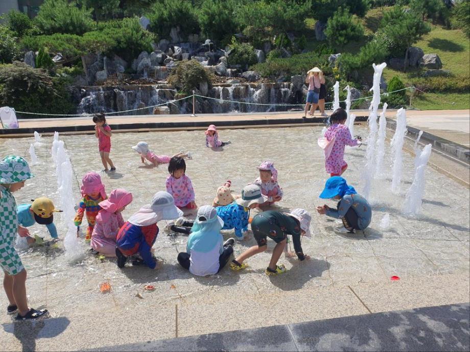 신나는 여름 물놀이 이미지