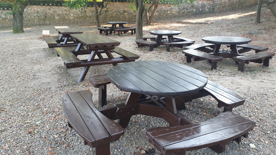 예산군 추사고택, 자체 인력으로 시설물 도색 작업 완료! 이미지