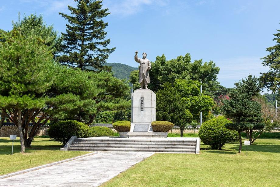 8. 동상