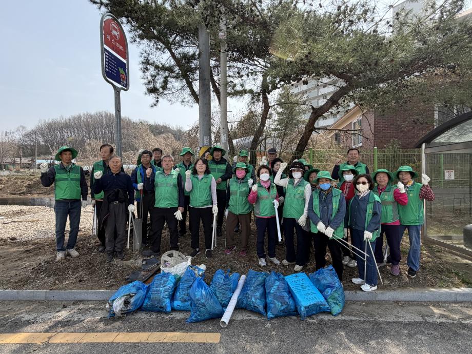 신양면 새마을협의회 환경정화 활동 사진 (1) 이미지