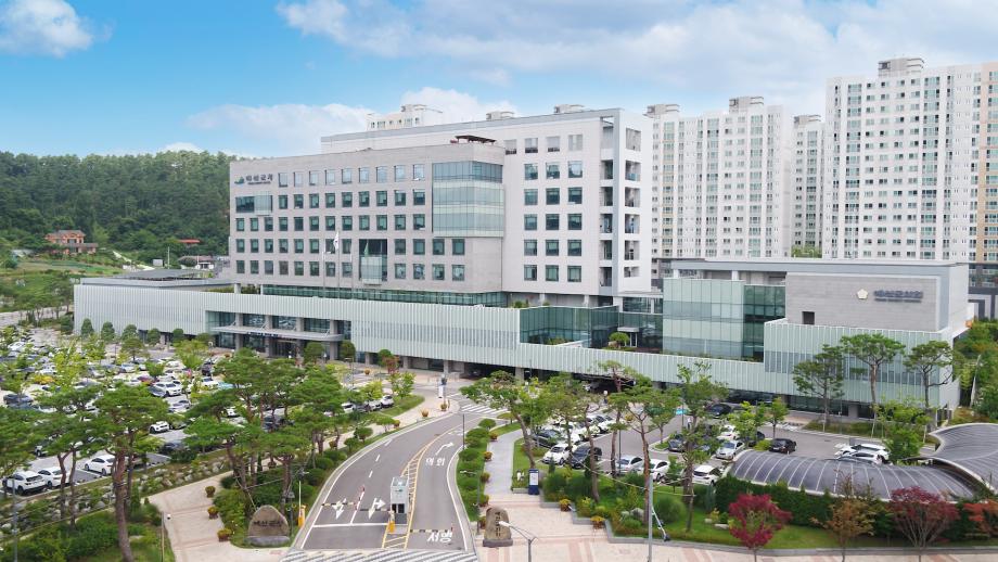 1.예산군청사 전경 이미지
