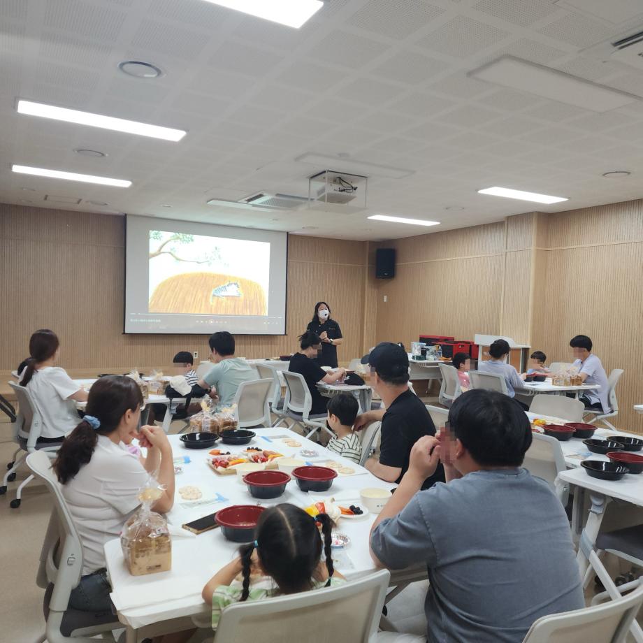 9.2025 예산군립도서관 책놀이터 사진 이미지