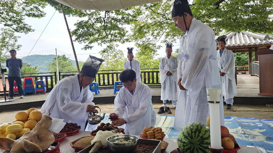 6.봉산면 봉림리 느티나무 칠석제 봉행 모습 (1) 이미지