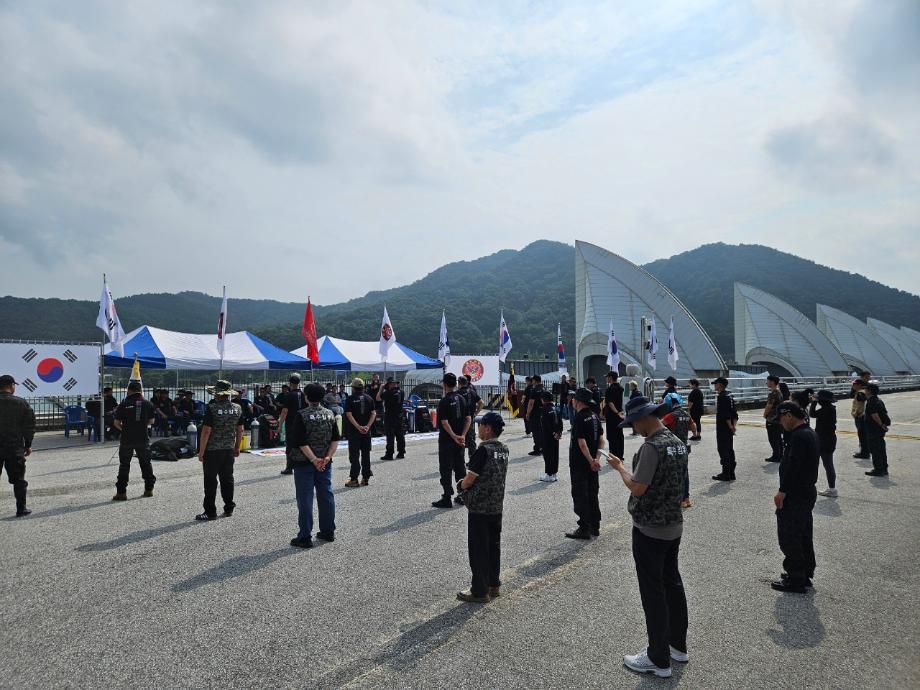 특수임무유공자회 예산군지회 수중정화 활동사진 (3) 이미지