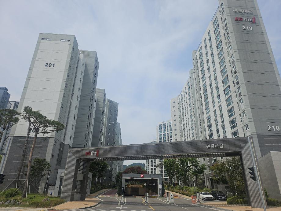 3.내포신도시 원목마을 이지더원2차아파트 전경 이미지