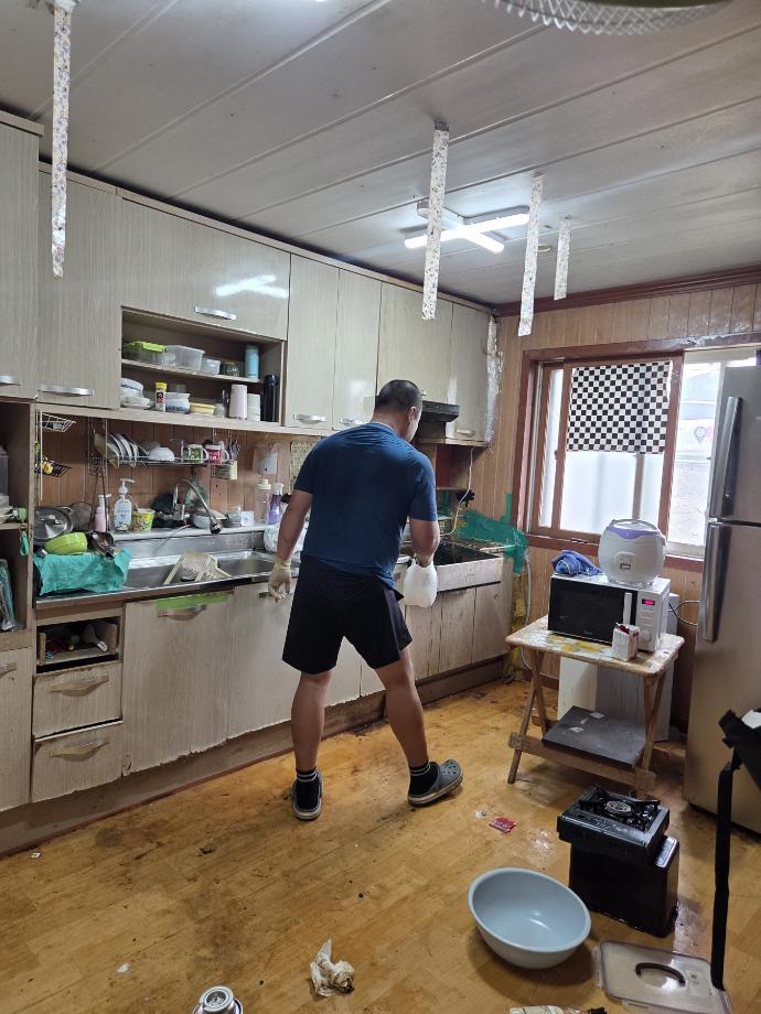 오가면 대상자 가정 청소 모습 이미지