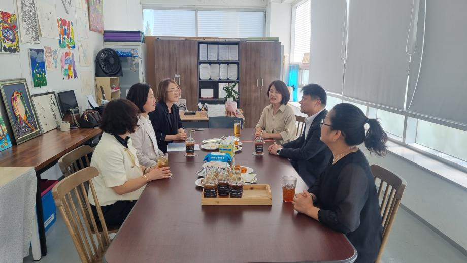 3.예산군 부군수 장애인부모회 방문 모습 이미지