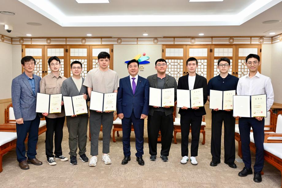신규 공중보건의 임용장 수여 이미지