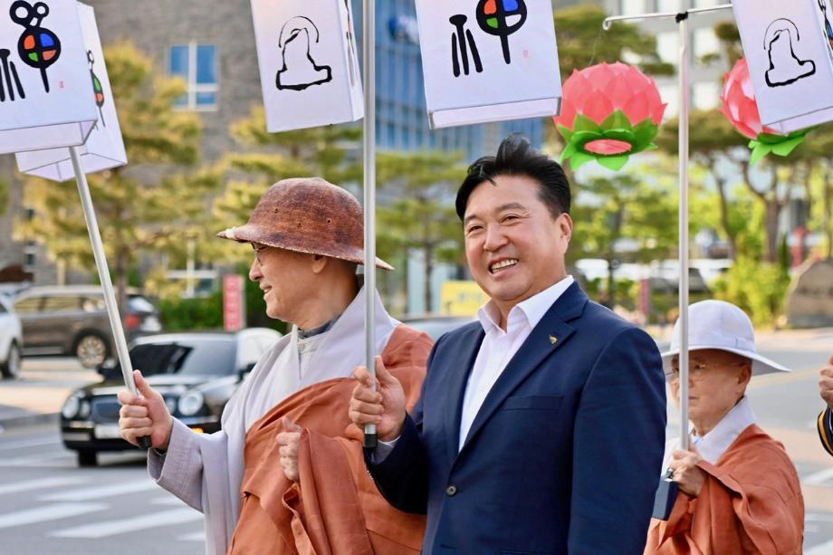 불기 2568년 부처님 오신 날 봉축탑 점등식 이미지