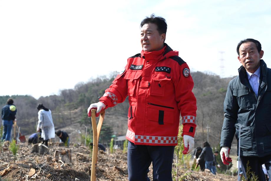 제80회 식목일 나무심기 행사 이미지