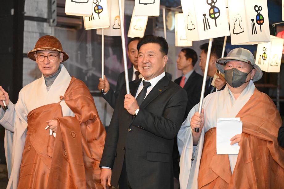 불기2569년 부처님오신날 맞이 제등행렬 및 봉축탑 점등식 이미지