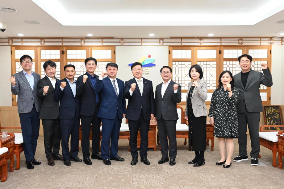 도청 예산향우회 신규임원진 내방 이미지