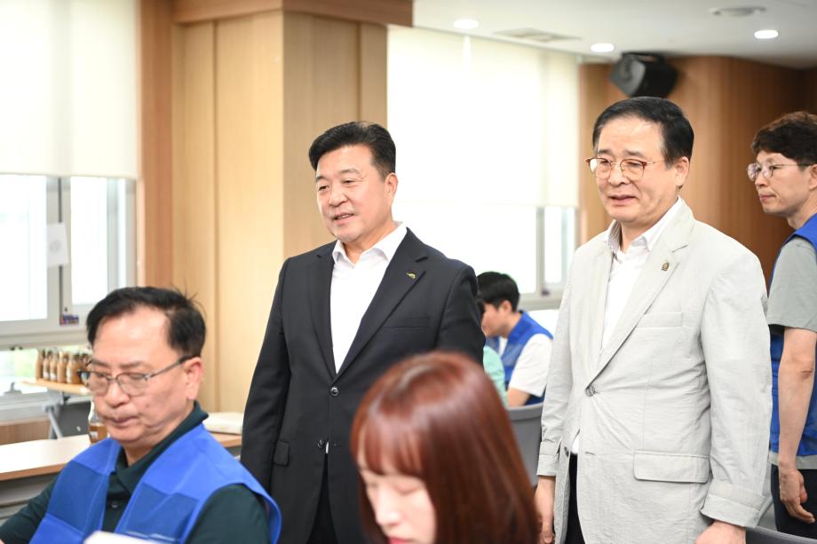 다비치안경 눈건강시력지킴이 봉사활동 이미지