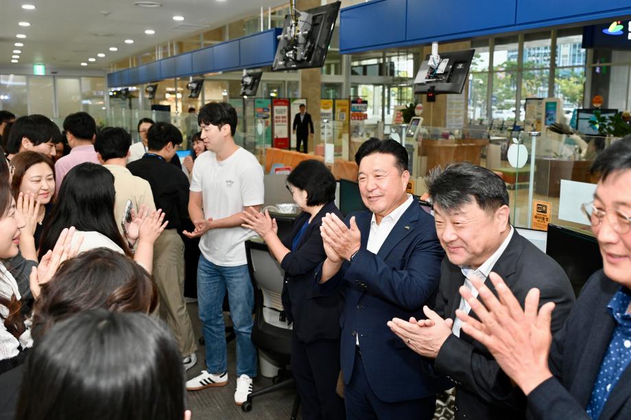 추석 명절맞이 청내사무실 격려인사 이미지
