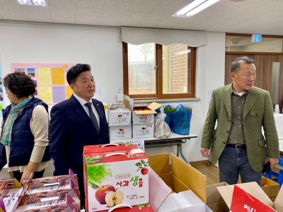 엄마줌마 알뜰장터 및 작품 전시회 이미지