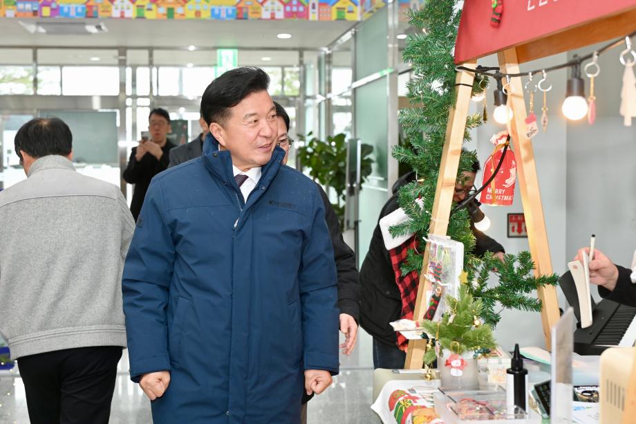 예당호전망대 프리마켓 방문 이미지