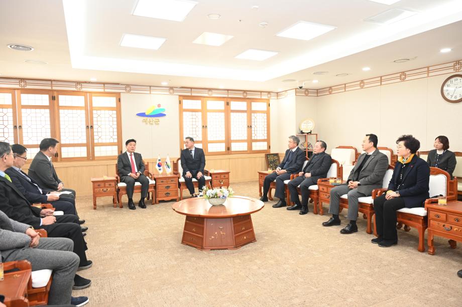 예산군기업인협의회 임원진 신년인사 이미지