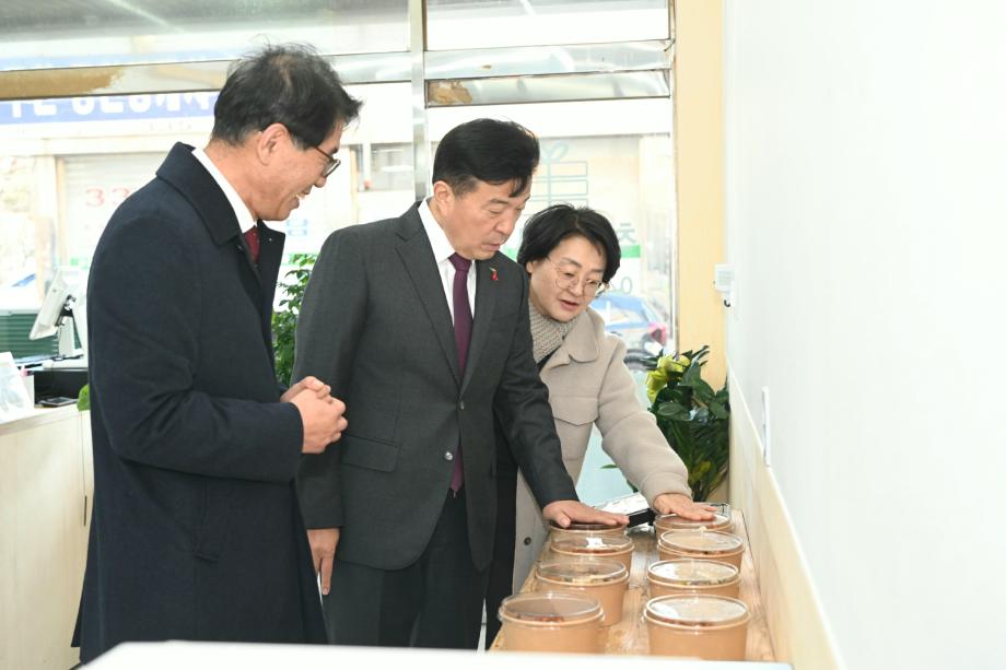 예산군시니어클럽 착한도시락사업장 방문 이미지