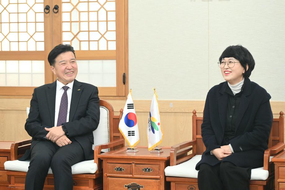한국문해교육협회예산지부 신임 임원 내방 이미지
