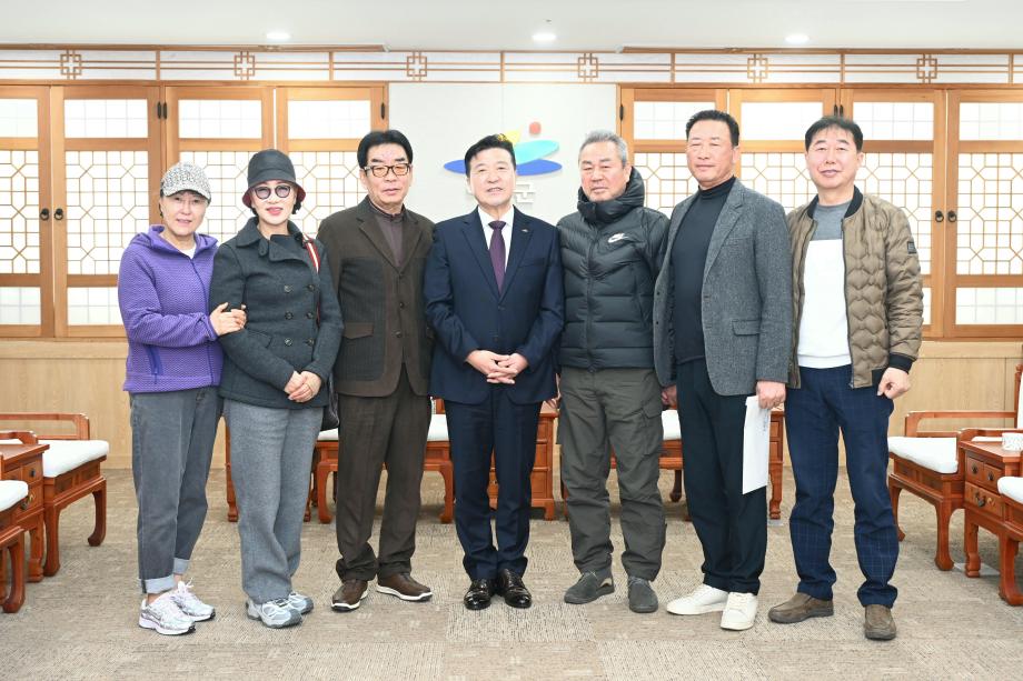 삽교파크골프동호회 임원 내방 이미지
