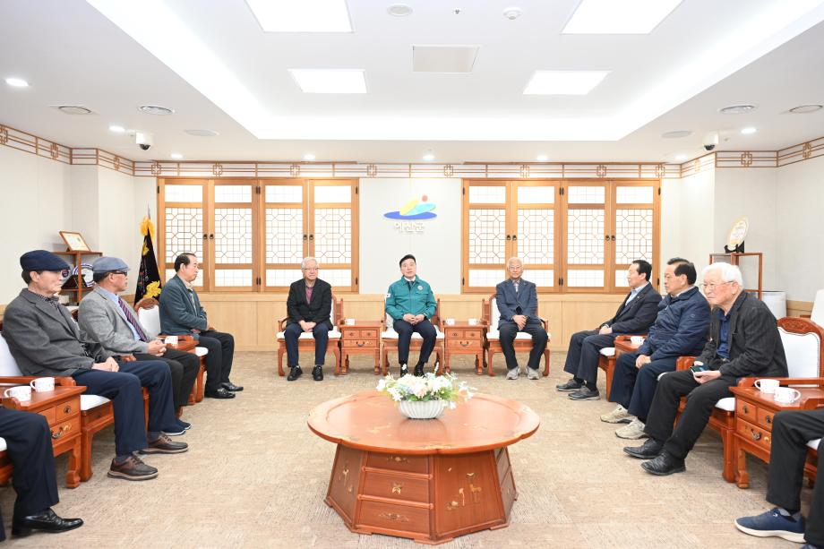 대한노인회예산군지회 분회장 내방 이미지