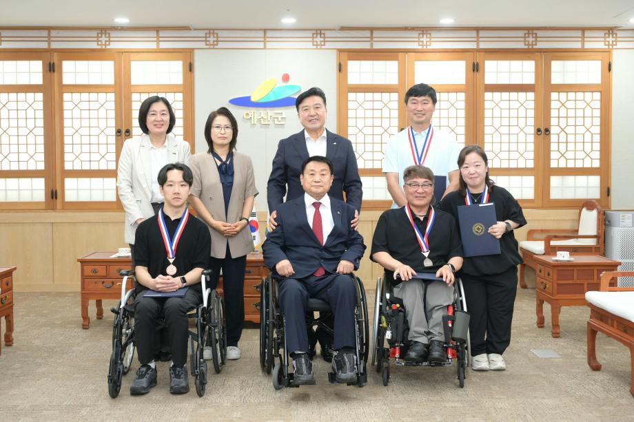 충남장애인기능경기대회 입상자 격려 이미지