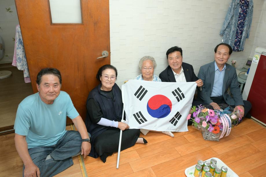 전몰군경미망인회 100세 도래 어르신 축하 방문 이미지