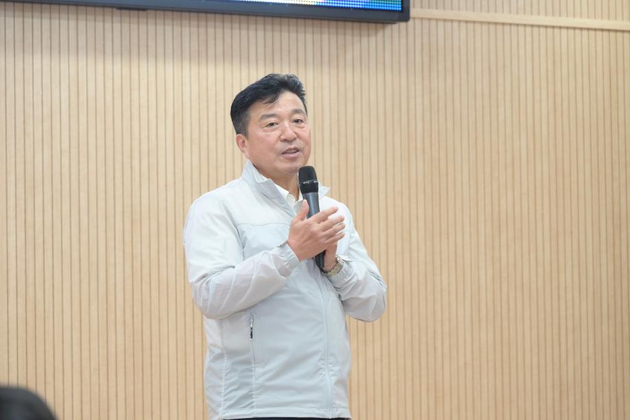 예산군립도서관 2026년 다독자 표창 및 작가와의 만남 이미지