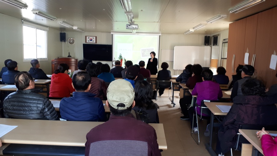 예산군, 관상국화 재배기술 교육 시작 이미지