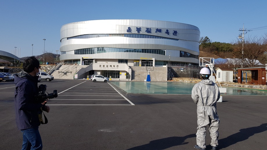 예산군, 농업용 드론 활용 코로나 19 차단방역 나서 이미지