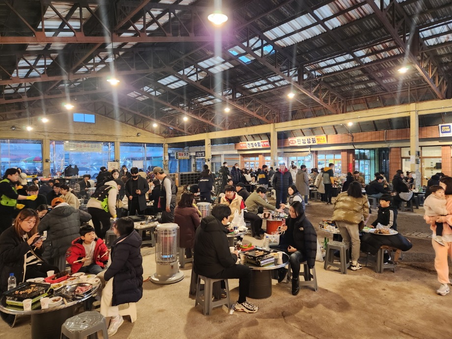 예산군 ‘예산시장’, 창업 일주일만 연일 매진 및 방문객 1만명 돌파! 이미지