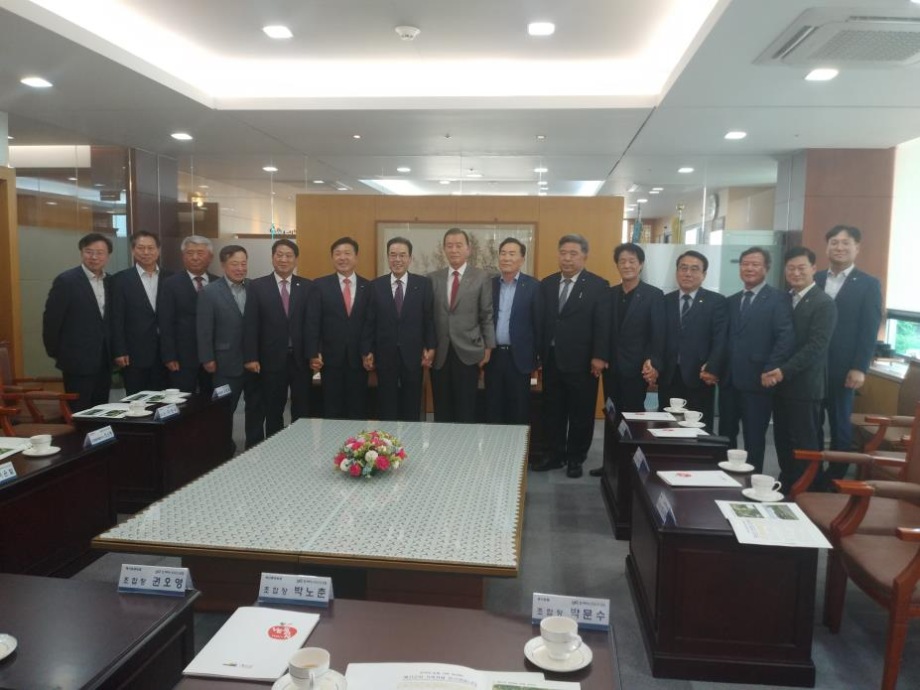 최재구 예산군수, 농협중앙회 및 용산 대통령실 방문해 현안사업 건의 이미지