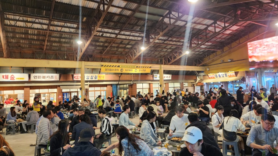 예산군 ‘예산시장’, 재개장 두 달만 누적 방문객 68만명 돌파! 이미지