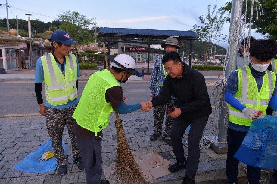 7. 1. 거리청소 봉사 이미지