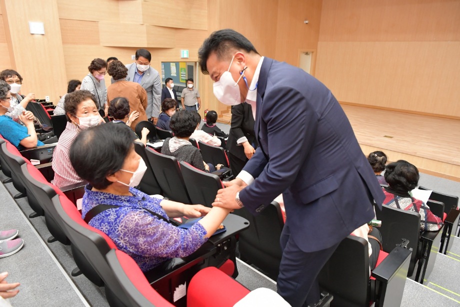 노인일자리 참여자 직무교육 이미지