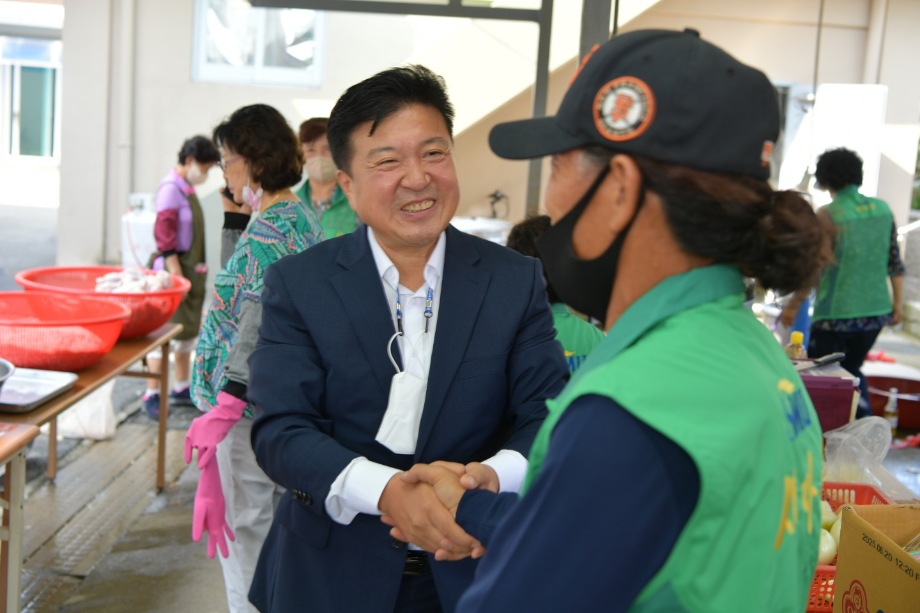 응봉면 새마을지도자회 삼계탕 나눔행사 이미지