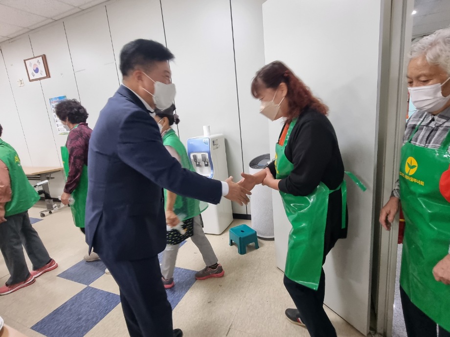 삽교읍 새마을지도자 협의회 추석맞이 떡 나눔행사 이미지