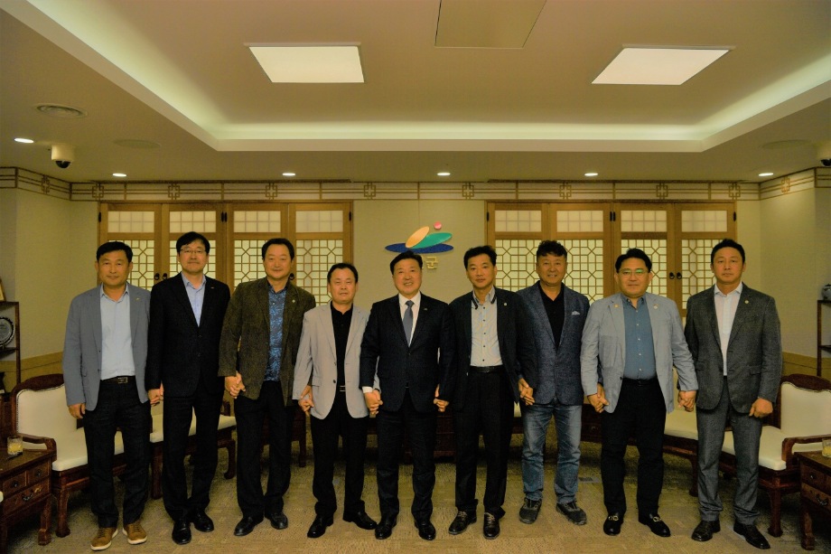 한국농업경영인 예산군 연합회 신임 임원 내방 이미지