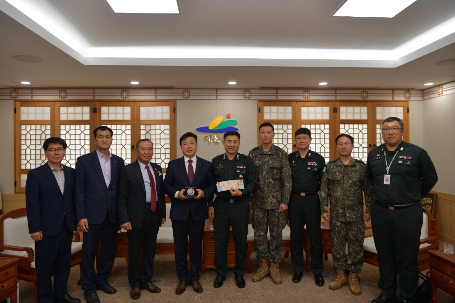육군본부 6.25.전쟁 무공훈장 찾아주기 조사단 내방 이미지