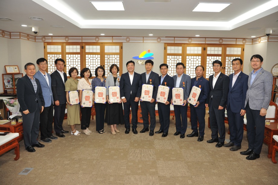 2023년 상반기 퇴임공무원 정부포상 수여식 이미지