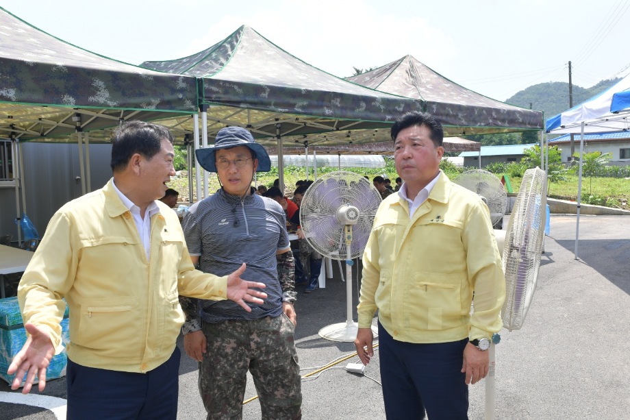 대흥면 손지리 침수피해지역 복구현장방문 이미지