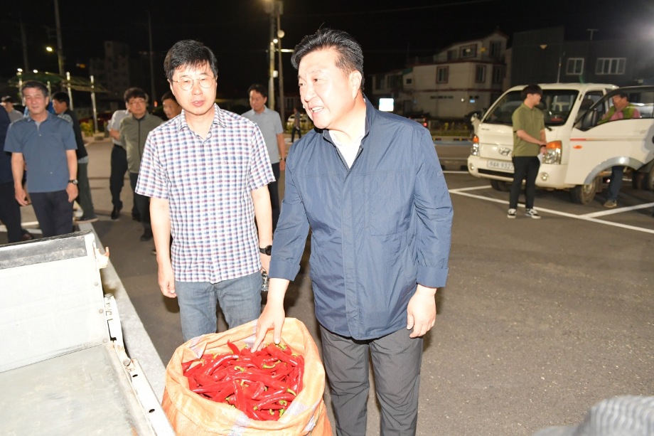 예산읍 임시 고추시장 방문 이미지