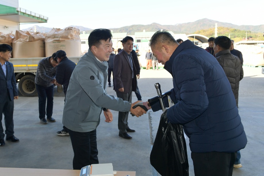 공공비축미곡 건조벼 매입 현장 방문 이미지