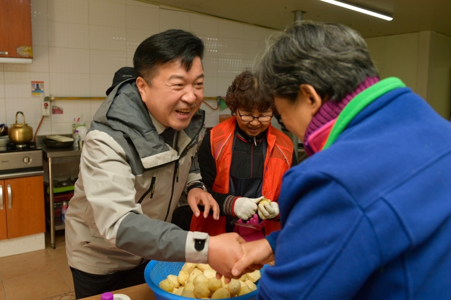 대흥면주민자치회 김장나눔봉사 이미지