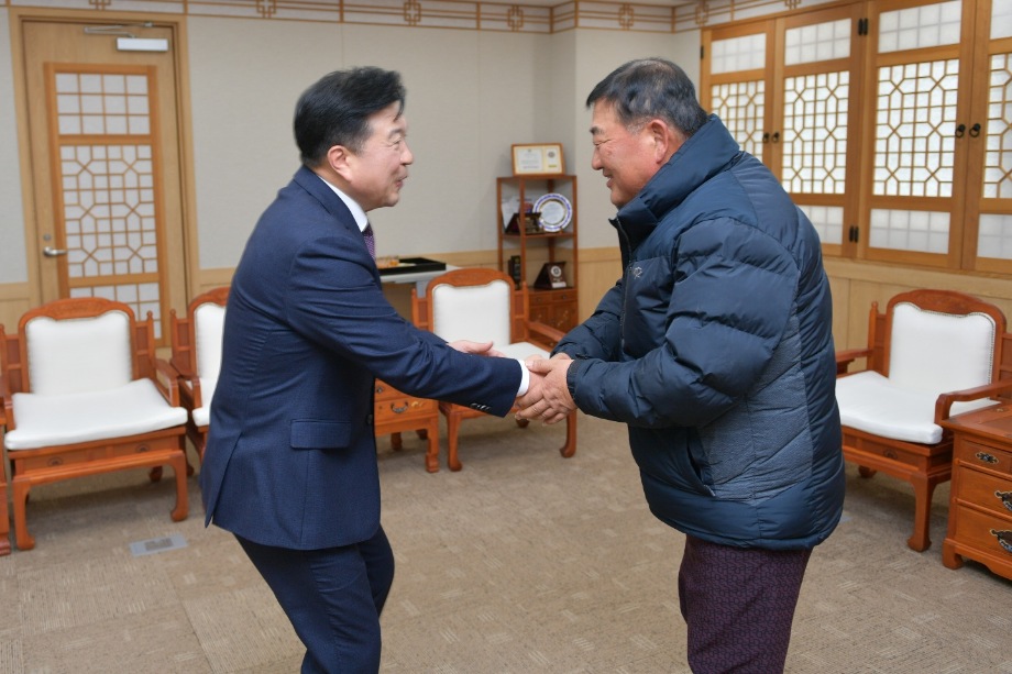 연말 이웃돕기 성금 기탁(파크골프협회) 이미지
