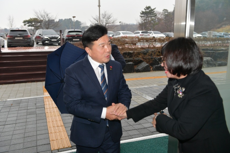 신년 기관단체 방문(예산군청소년복지재단 외) 이미지