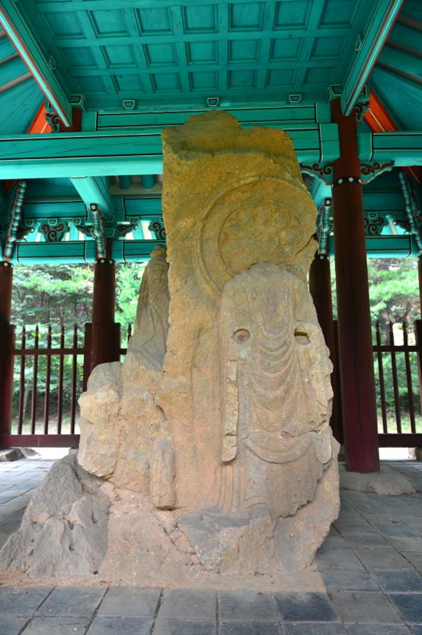 예산 화전리 석조사면불상 사진1